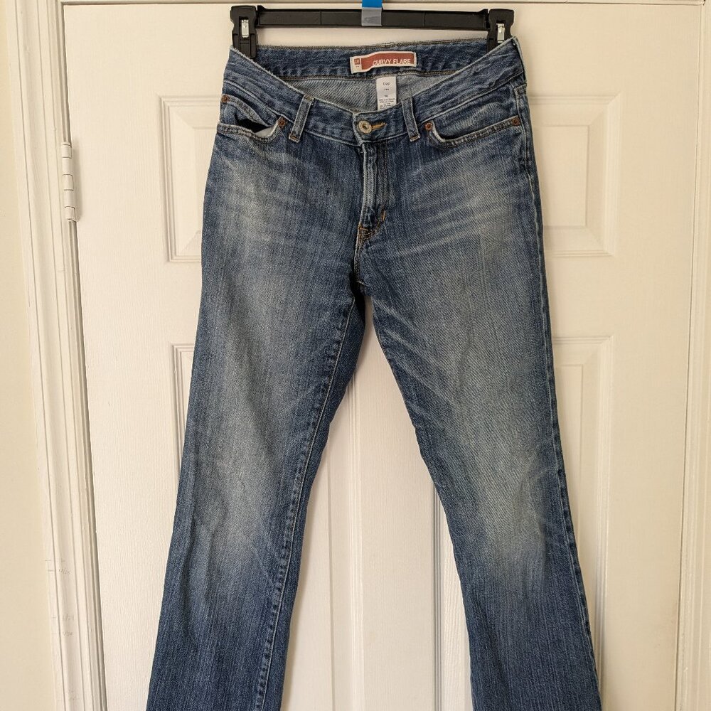Women's Curvy Flare GAP Jeans. 6L